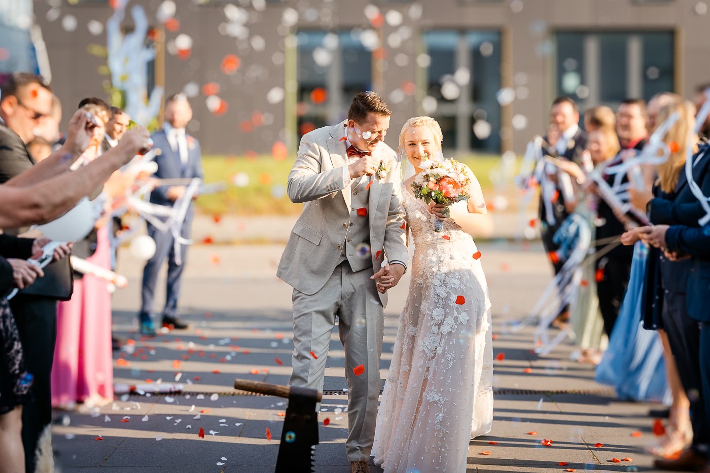 Hochzeitsfeier Meine – Feiernde Gäste im Meynum, ausgelassene Stimmung, Hochzeitsfotografie Meine Kathrin Skorpel